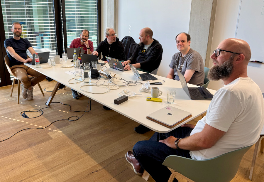 Photo of Sebastian Heuer, Markus Staab, Arne Blankerts, Volker Dusch, Sebastian Bergmann, and Andreas Möller